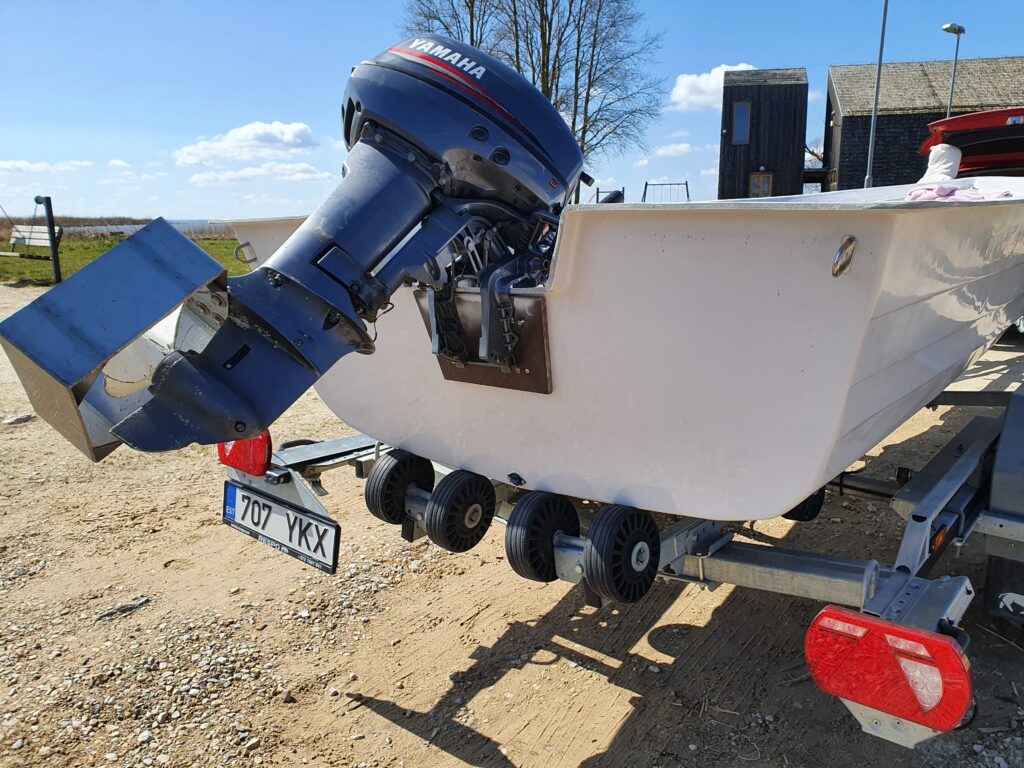 Mootorpaat Nordline 53 ahtri peegel