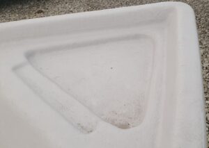 Luugiga suletav kast ankrule